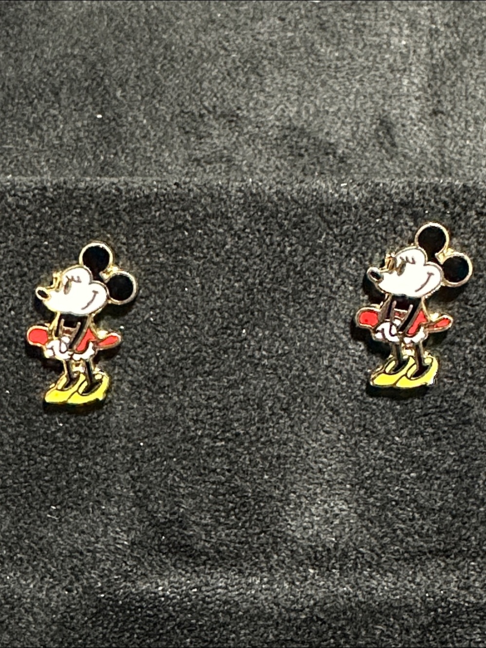 Walt Disney Productions 
Minnie Mouse Cloissonne Stud Vintage Earrings